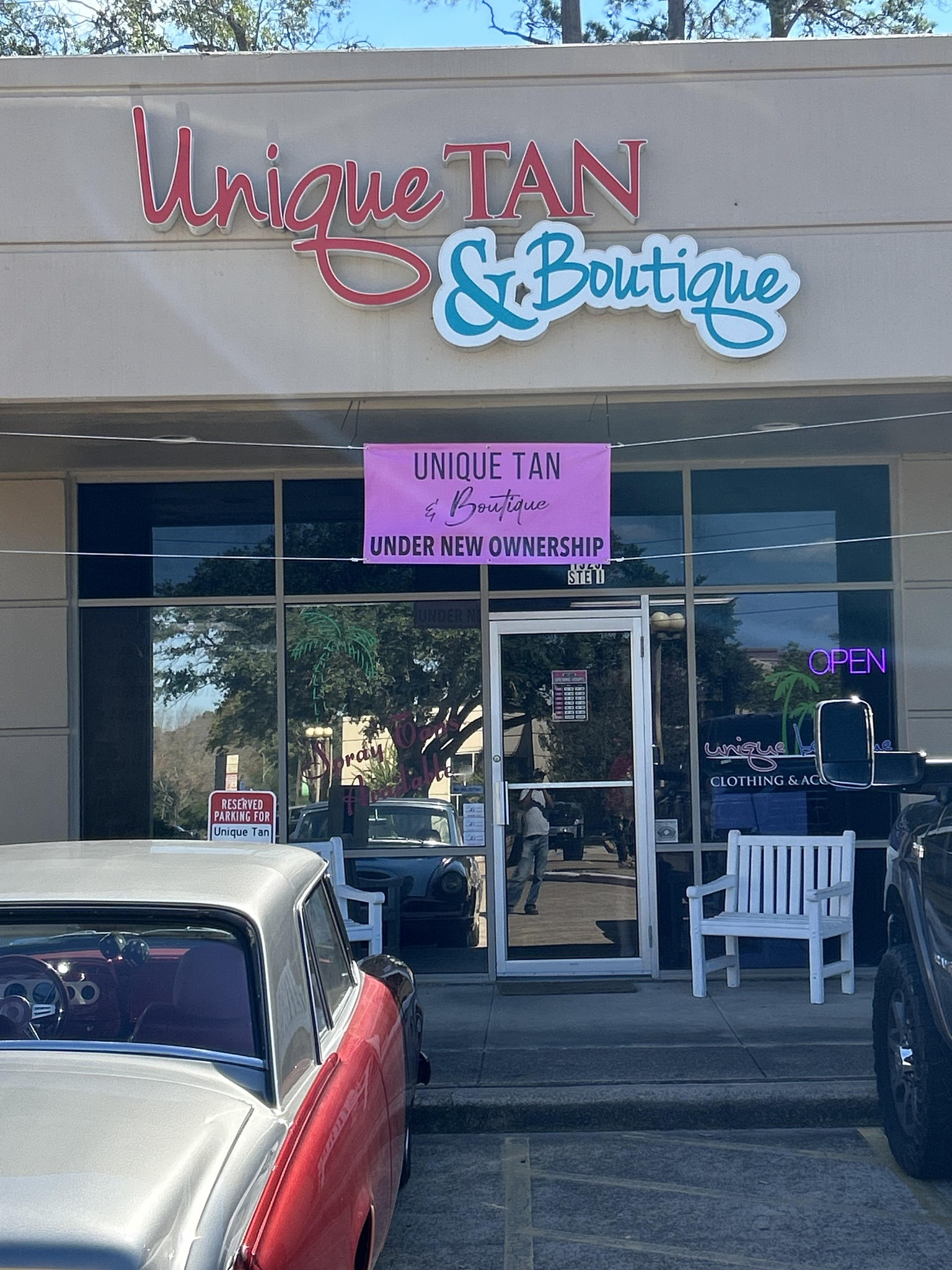 Ribbon Cutting Ceremony – Unique Tan & Boutique
